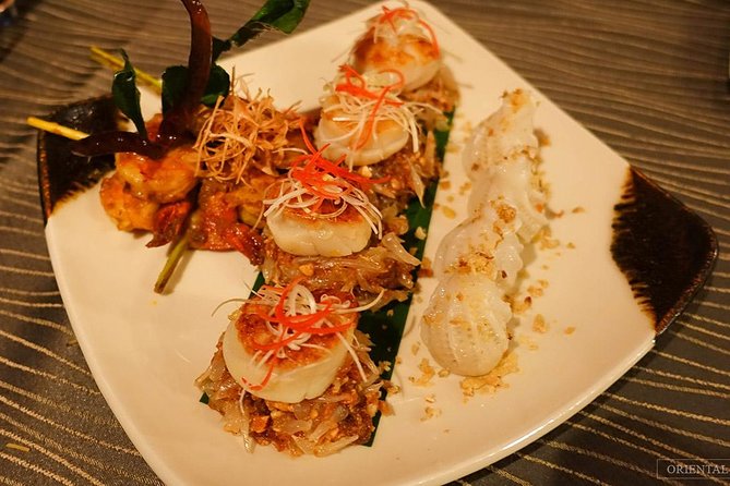 Manohra 5-Star Luxury Dinner Cruise with Pre-Canapés in Bangkok - What the $133.71 price really buys