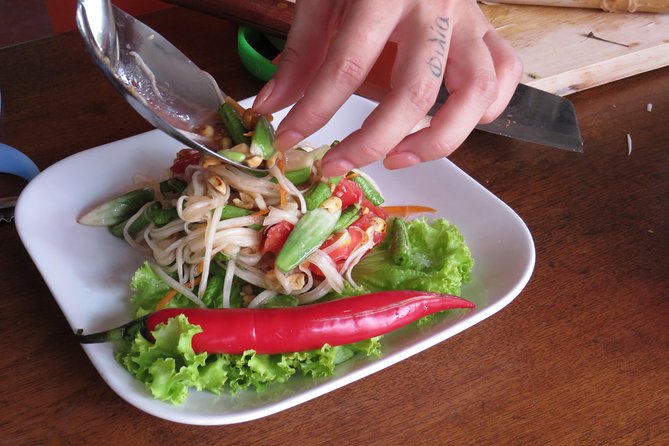 Morning Thai cooking class - Making curry paste from scratch