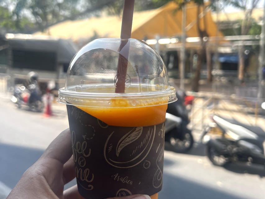 No Diet Club - Local food tour in Bangkok with many tastings - The Guide’s Role Beyond Naming Each Dish