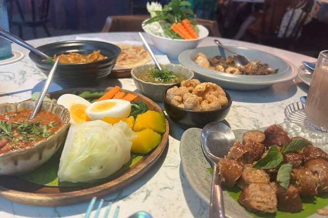 Old Town Chiang Mai Food Tour with 10+ Local Dishes Tastings - Desserts along Prapokklao Road