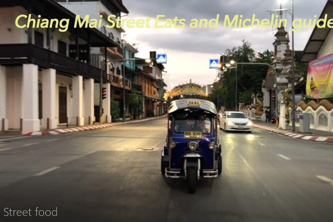 Old Town Chiang Mai Food Tour with 10+ Local Dishes Tastings - Ending at Wat Lok Moli