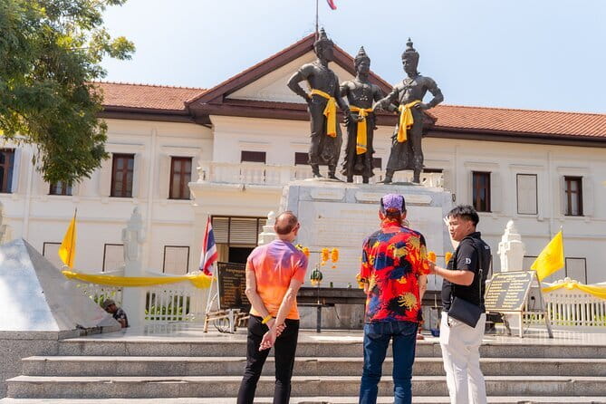 Old Town History and Culture Walking Tour at Chiang Mai - Wat Phra Singh and the best look at Lanna design