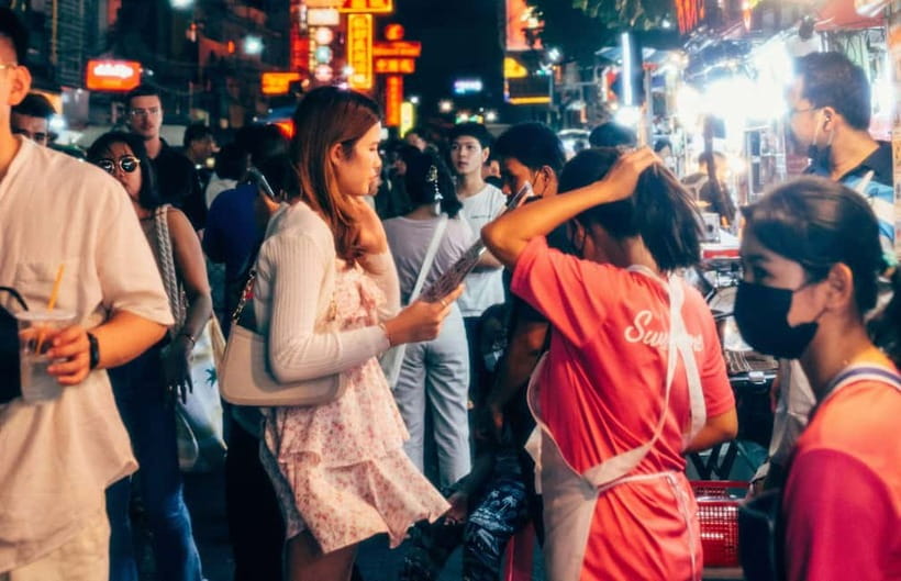 Pattaya: Big Buddha Temple and Night Market Tour - What the guide and vehicle add