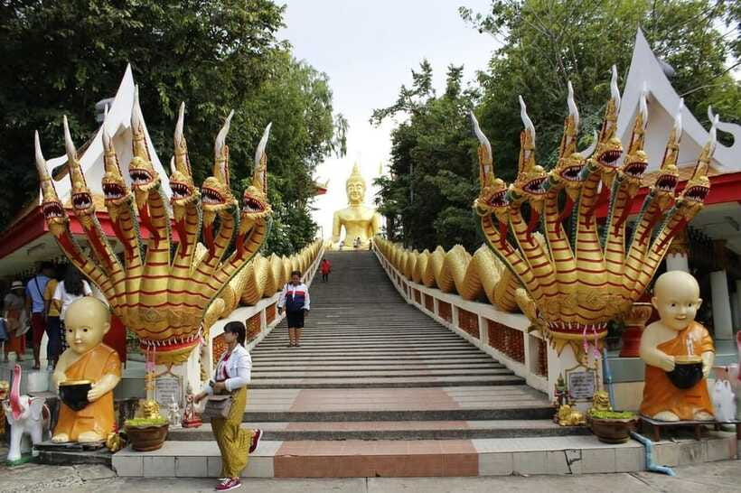 Pattaya: Buddha, Floating Market, Gems Museum Tour & Lunch - Transport, pickup, and the biggest practical risk