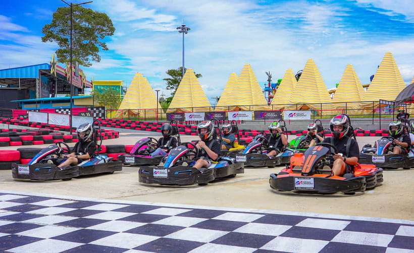 Pattaya: Columbia Pictures Aquaverse Entry Ticket - What the rides and activities add