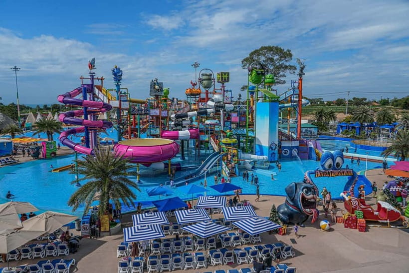 Pattaya: Columbia Pictures Aquaverse Entry Ticket - Food, shopping, and the true cost of the day