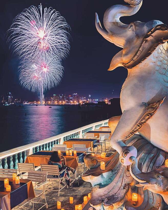 Pattaya: King Seafood Buffet Package - Choosing the right time for the sea view