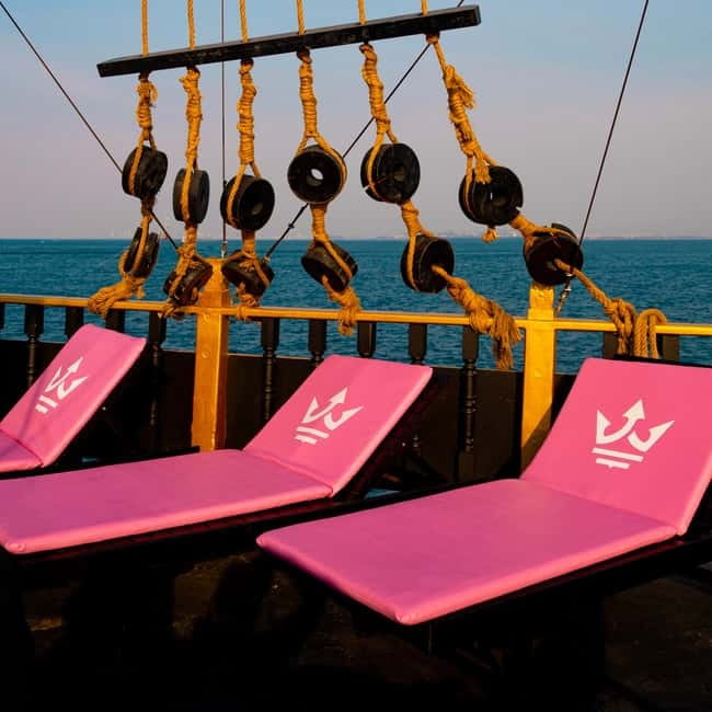 Pattaya: Koh Larn Pirate Cruise with Transfer & Activities - The buffet lunch and what it means for value