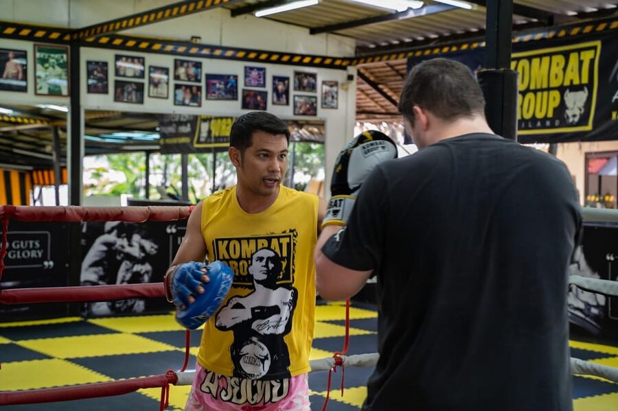 Pattaya: Muay Thai Boxing Introduction Class for Beginners - Choosing a group class or private session