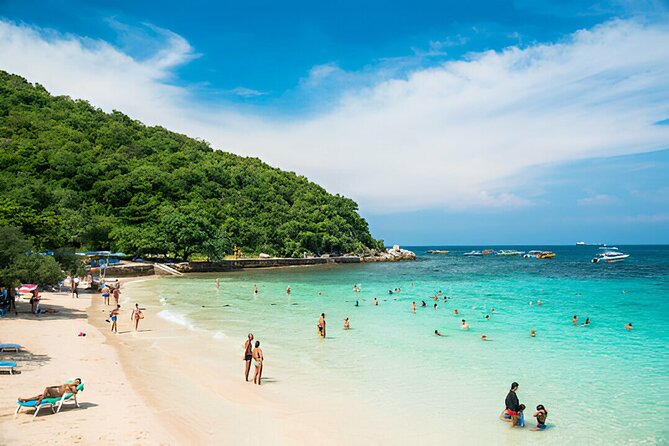 Pattaya Private Day Tour from Bangkok or Pattaya - Khao Chi Chan and the golden Buddha on limestone