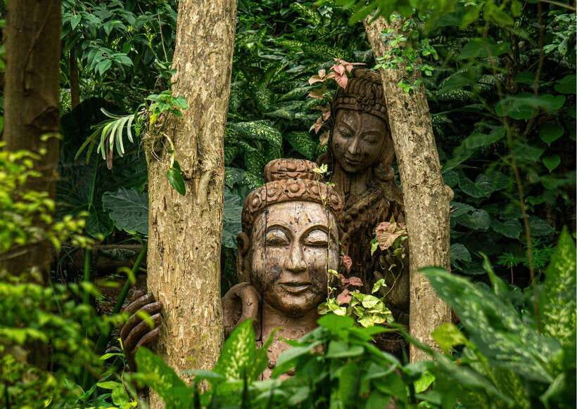 Pattaya: Sanctuary of Truth Admission with Guided Tour - Seeing the carvings beyond the main route