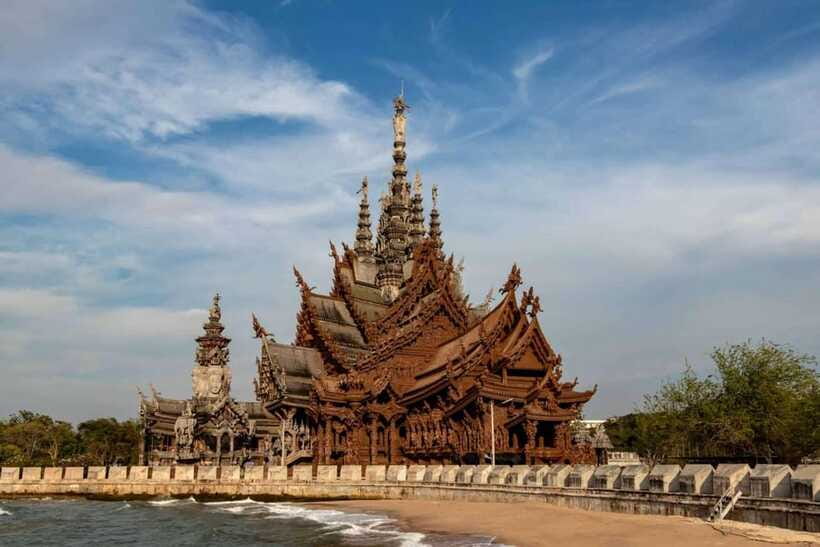 Pattaya: The Sanctuary of Truth Entry Ticket with Transfer - Who should book this Pattaya outing?