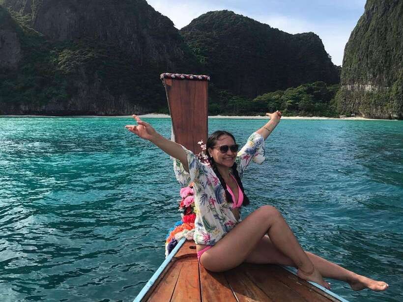 Phi Phi: 7 Islands longtail boat with Sunset and Plankton - Monkey Beach and Viking Cave come first