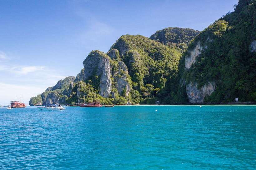 Phi Phi Half Day or Full Day by Longtail to Maya and Bamboo - Pileh Lagoon, cliffs and green water
