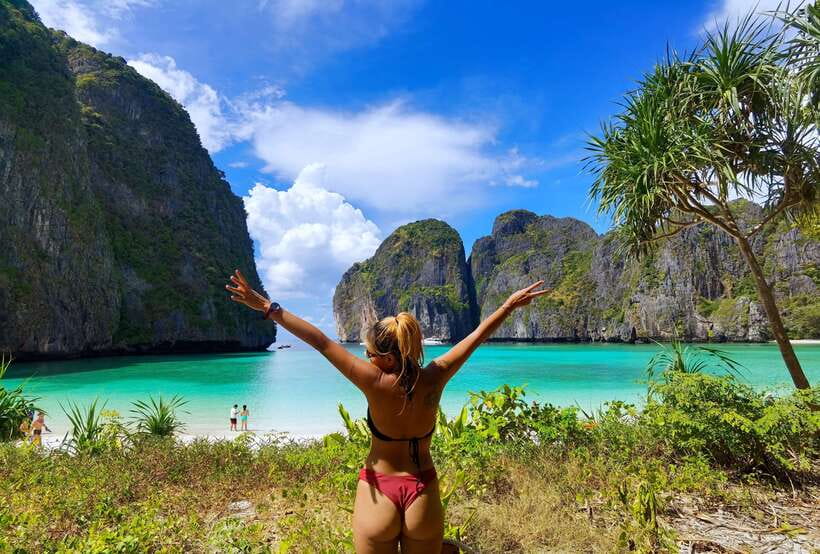 Phi Phi: Half-Day Tour with Maya Bay, Pileh Lagoon & Snorkel - Pileh Lagoon: the best swimming stop