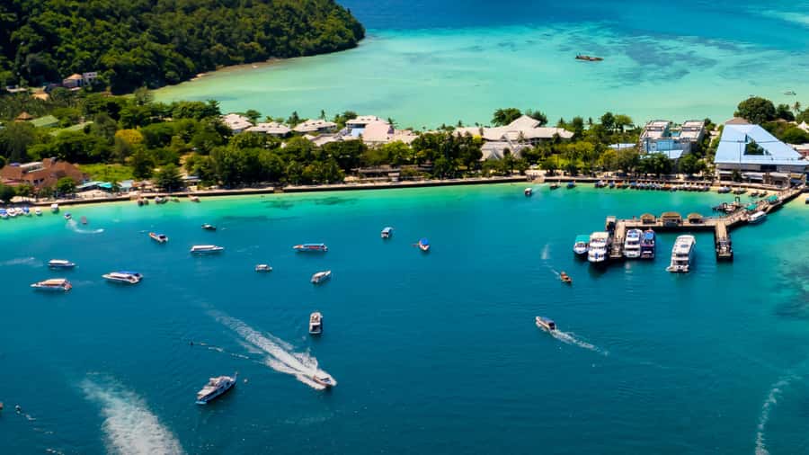 Phi Phi Island Highlights: Cruise, Snorkel & Buffet Lunch - Who will get the most from this Phi Phi day