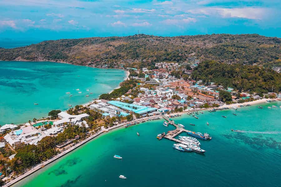 Phi Phi Island Highlights: Cruise, Snorkel & Buffet Lunch - Maya Bay and Pileh Lagoon from the water