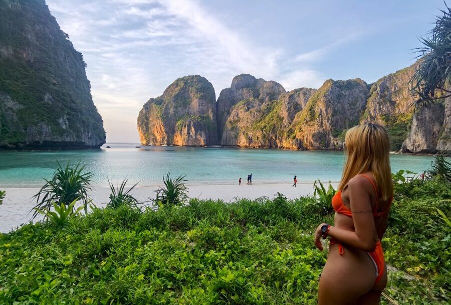 Phi Phi: Morning Speedboat Tour to Maya Bay with Snorkel - Pileh Lagoon: beautiful, but ruled by the tide