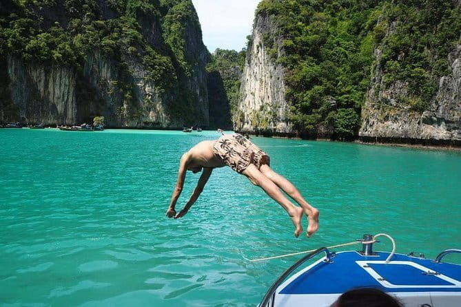 Phi Phi with Maya and Bamboo Island Day Trip by Speedboat - What the crew adds to a busy day