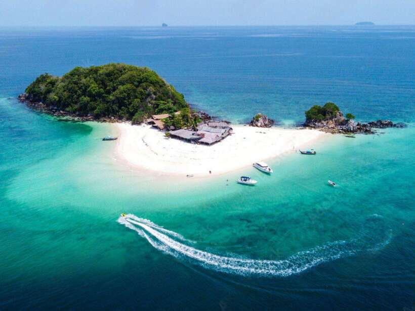 Phuket: 3 Khai Islands Snorkeling Tour - Khai Nui, the short open water snorkeling stop