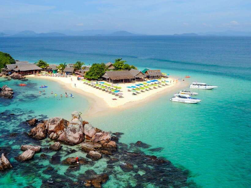 Phuket: 3 Khai Islands Snorkeling Tour - What the guides add to the experience