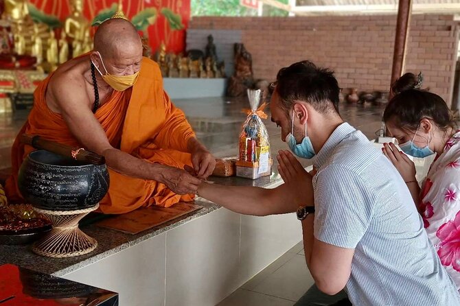 Phuket City Tour – Old Town, Local Food, Temple & Viewpoint - Lunch at Mee Ton Poe