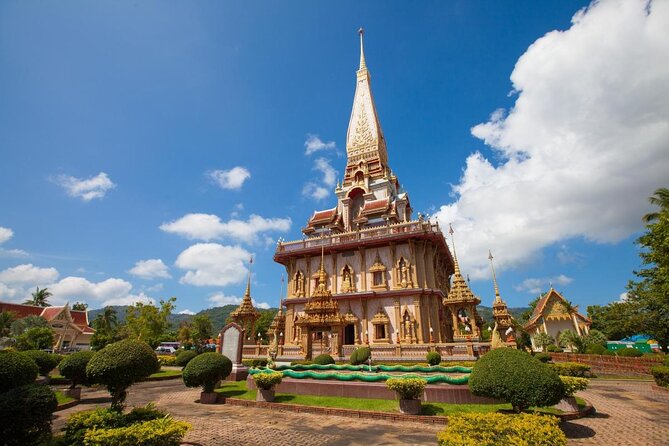 Phuket City Tour with Wat Chalong, Big Buddha & Famous Viewpoints - Karon Viewpoint and the three-bay panorama