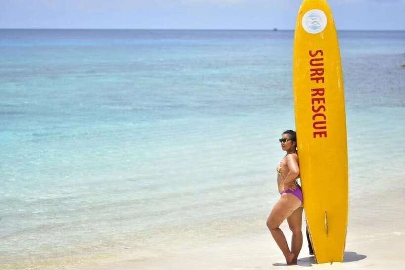 Phuket: Coral Yacht Boat Tour to Coral Island with Sunset - Raya Island lunch and snorkeling