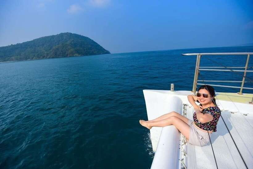 Phuket: Coral Yacht Boat Tour to Coral Island with Sunset - Yanui Bay, Coral Island, and the route confusion