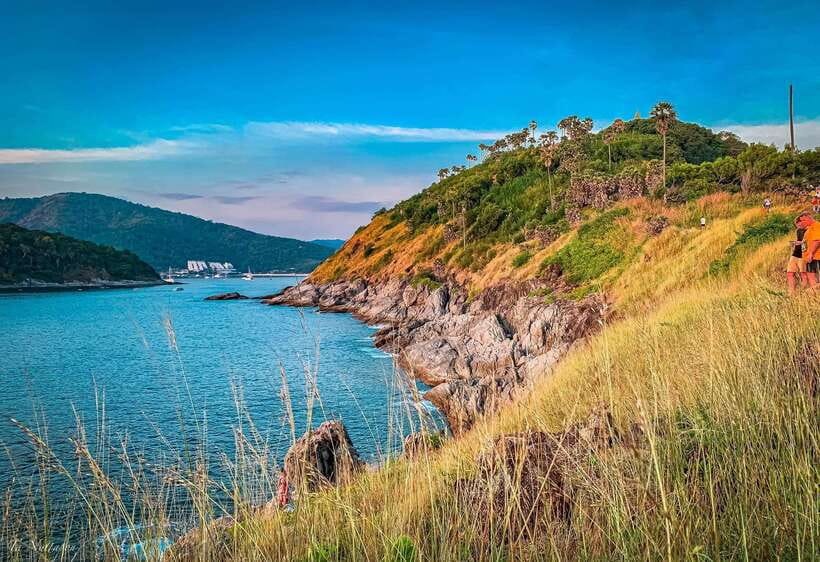 Phuket: Half-Day Viewpoint, Big Buddha and Wat Chalong Tour - Karon View Point and the road above Phuket