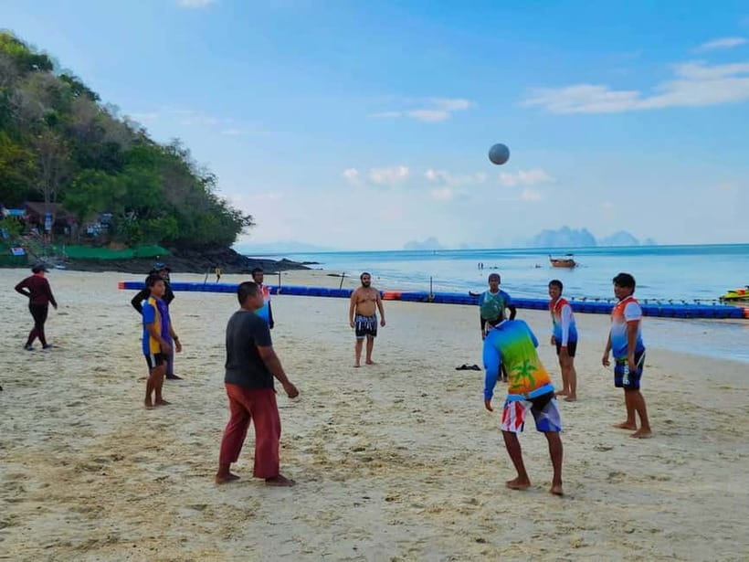 Phuket: James Bond Island Sea Canoe with lunch by Big Boat - James Bond Island and the busy photo stop