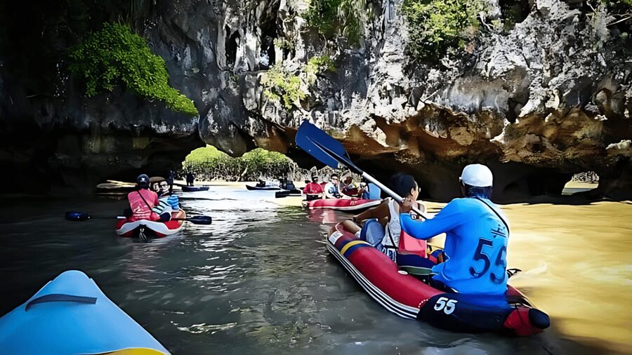 Phuket: James Bond Island Sea Canoe with lunch by Big Boat - A Thai buffet served on the big boat