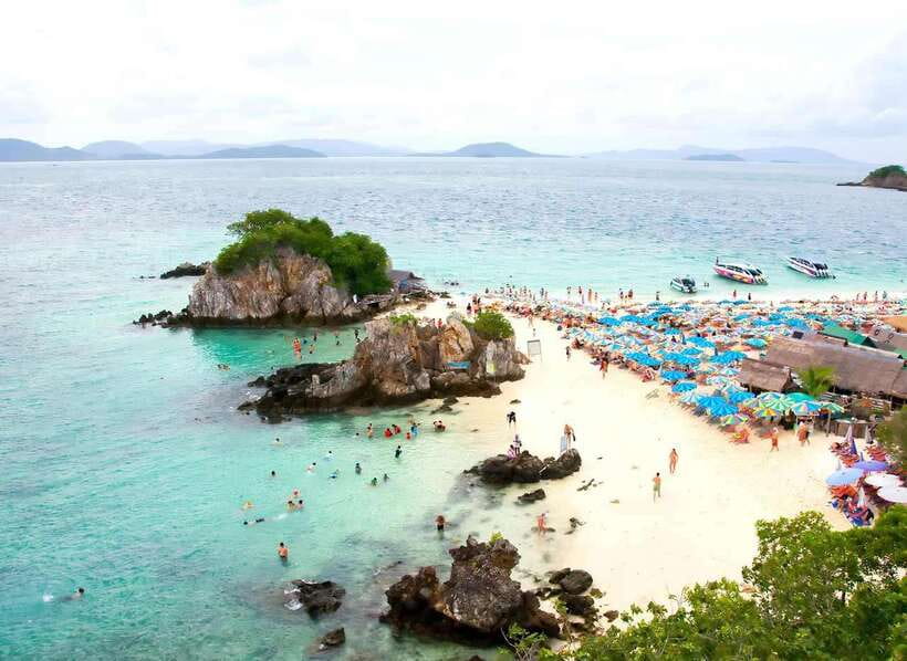Phuket: Khai Nok, Khai Nai, and Khai Nui Island Day Trip - Khai Nok: white sand and first swim