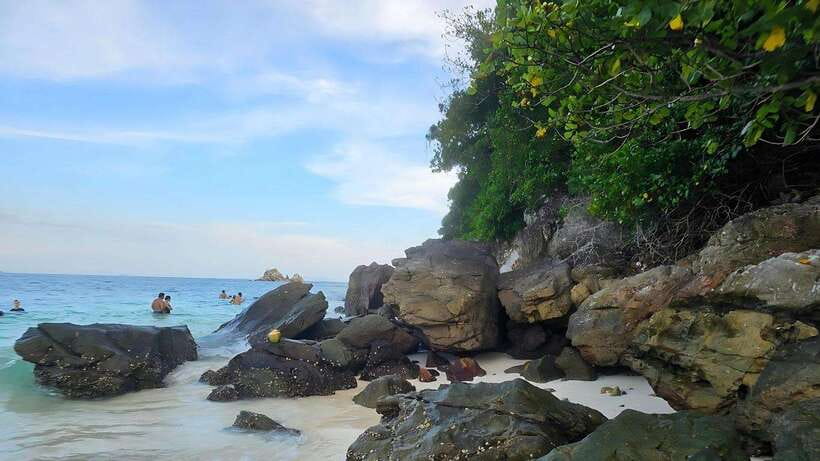 Phuket: Khai Nok, Khai Nai, and Khai Nui Island Day Trip - Khai Nui: snorkeling from the boat