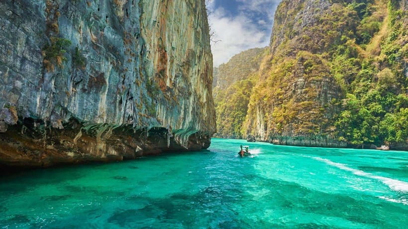 Phuket: Phi Phi Islands and Maya Bay Day Trip with Lunch - Key points to know before booking