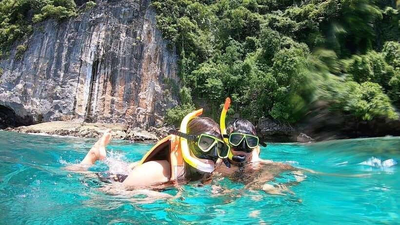Phuket: PhiPhi, Maya Bay & Khai Island Day Tour with Lunch - Maya Bay, the famous first look
