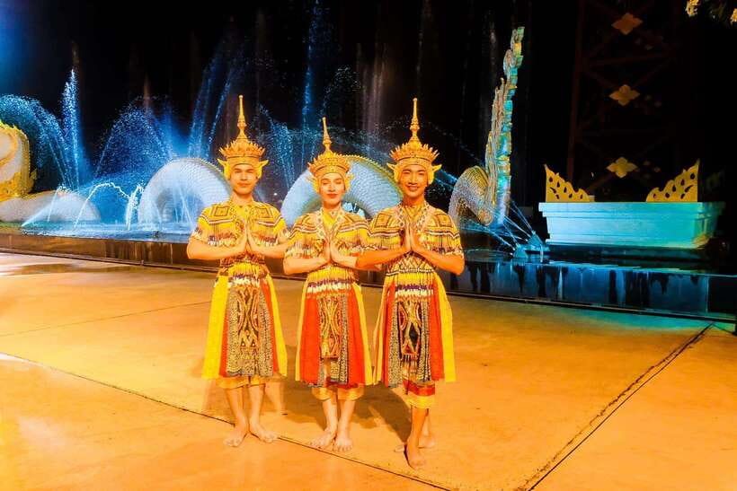 Phuket: Siam Niramit Ticket with Round Transfer and Dinner - Understanding the story without a guide