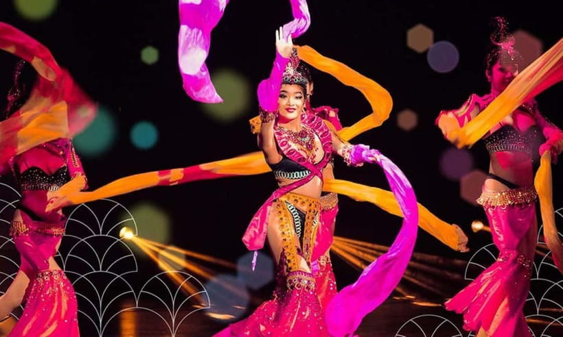 Phuket: Simon Cabaret Show Tickets Optional First 3 Rows - Costumes, lighting, and stage settings