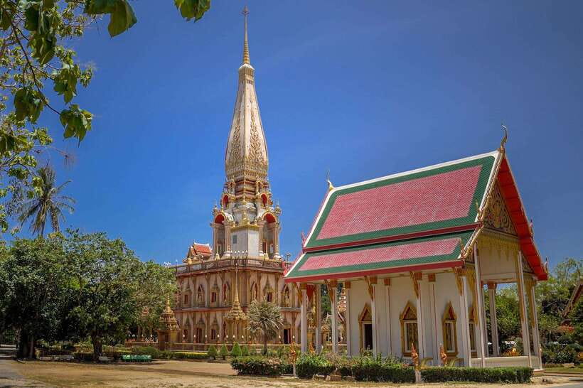 Phuket: Wat Chalong, Viewpoint, and Old Town Guided Tour - Why this half-day route works for Phuket