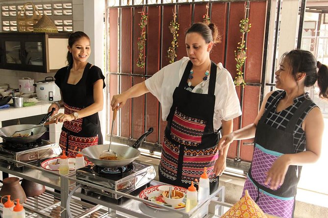 Pink Chili - Thai Cooking Class and Market Tour in Bangkok - Why the On Nut market makes this class different