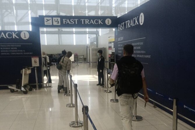 Priority Fast Track Entry at Bangkok Airport with Guide - The Real Limits of a VIP Airport Service
