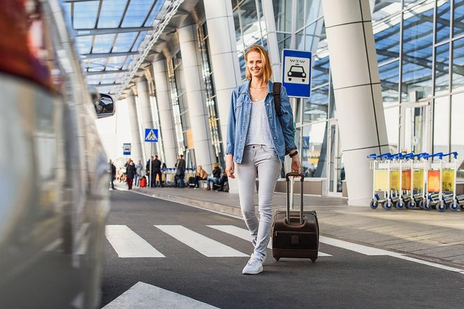 Private Arrival Transfer : Bangkok Airport to Bangkok Hotel (SHA Plus) - Finding your representative after customs