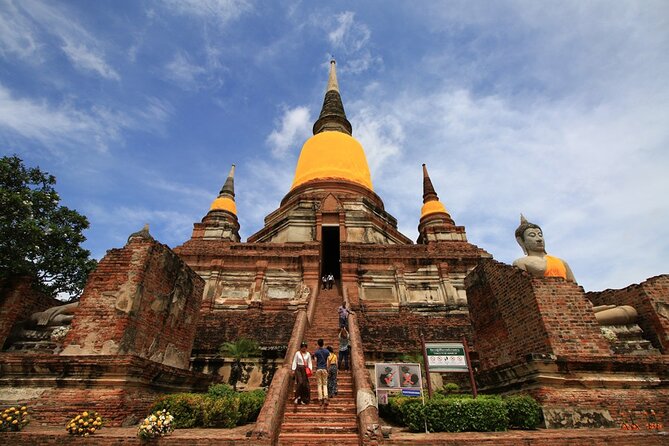 Private Ayutthaya Day Tour from Bangkok With Lunch - Wihan Phra Mongkhon Bophit and the enormous seated Buddha