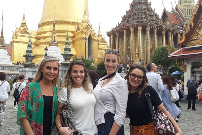 Private Bangkok City Tour One Day With The Grand Palace - The guides are a major part of the value