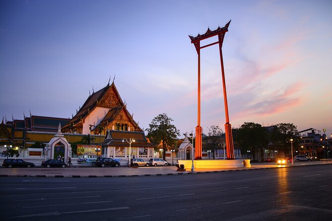 Private Bangkok Night Tour by Tuk Tuk with Dinner - Photographing the Grand Palace after closing