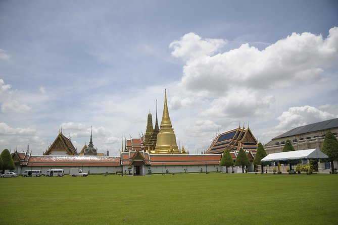 Private Customized Bangkok Tour With Driver - What $56.32 per person buys you