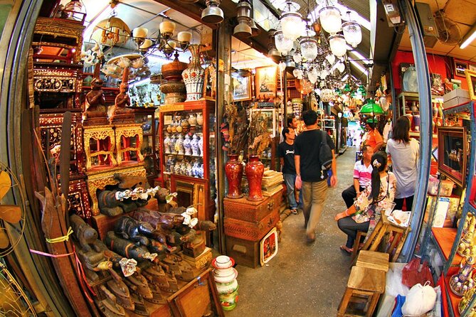 Private Exclusive Guided Chatuchak Weekend Market Shopping Tour - Starting at 10 am with hotel pickup