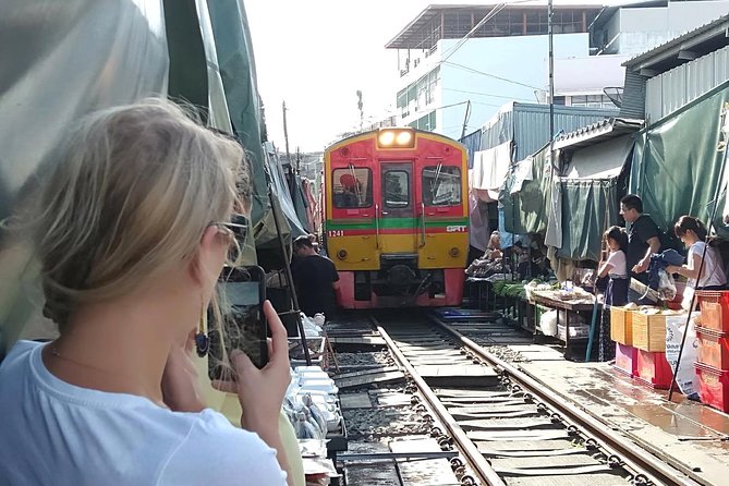 Private Excursion to Maeklong Railway & Amphawa Floating Markets - Why the railway market is worth the long ride