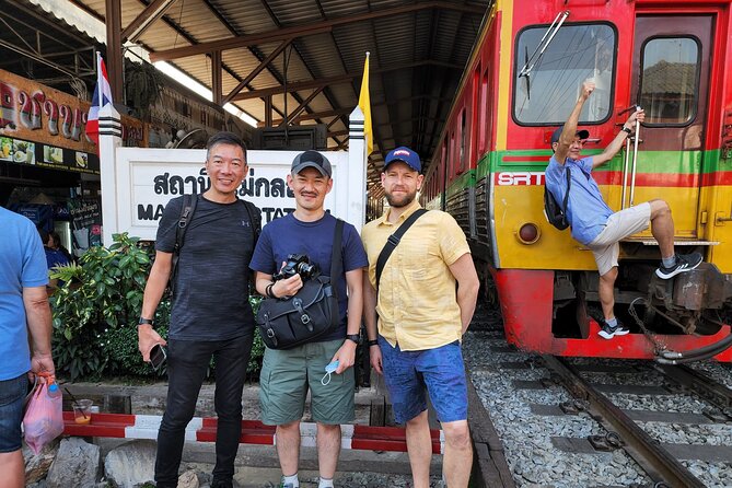 Private Floating Market and Historical Ayutthaya Sightseeing Tour - Thai lunch before the temples