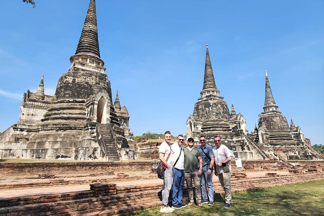 Private Floating Market and Historical Ayutthaya Sightseeing Tour - Taking a boat through Damnoen Saduak
